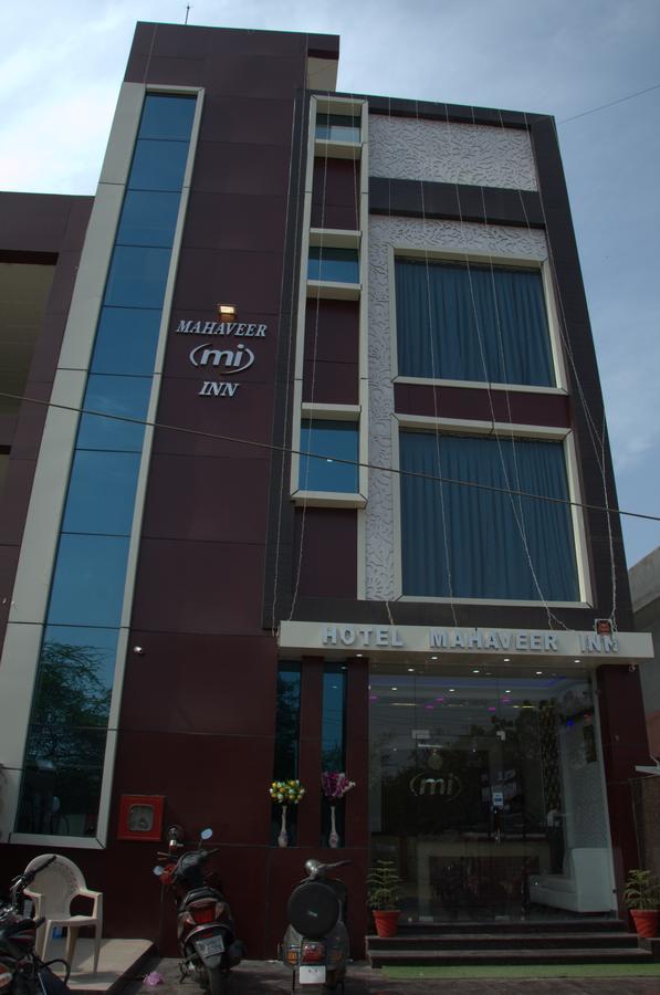 Hotel Mahabir Inn Mathura Bagian luar foto
